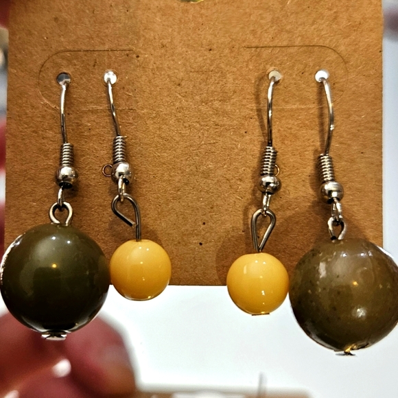 Vintage Jewelry - Stylish Ball Earring Set